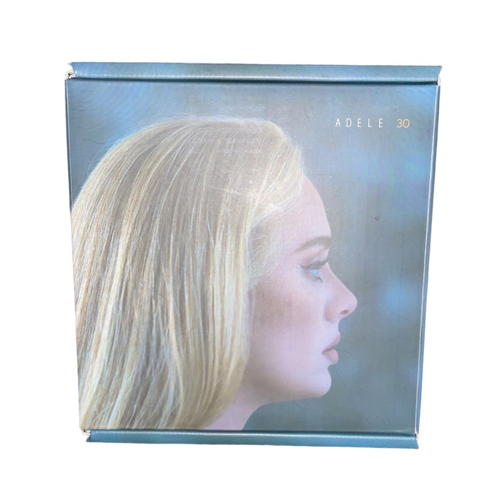 Adele 30 Exclusive Limited Edition Cassette Set - Picture 4 of 10